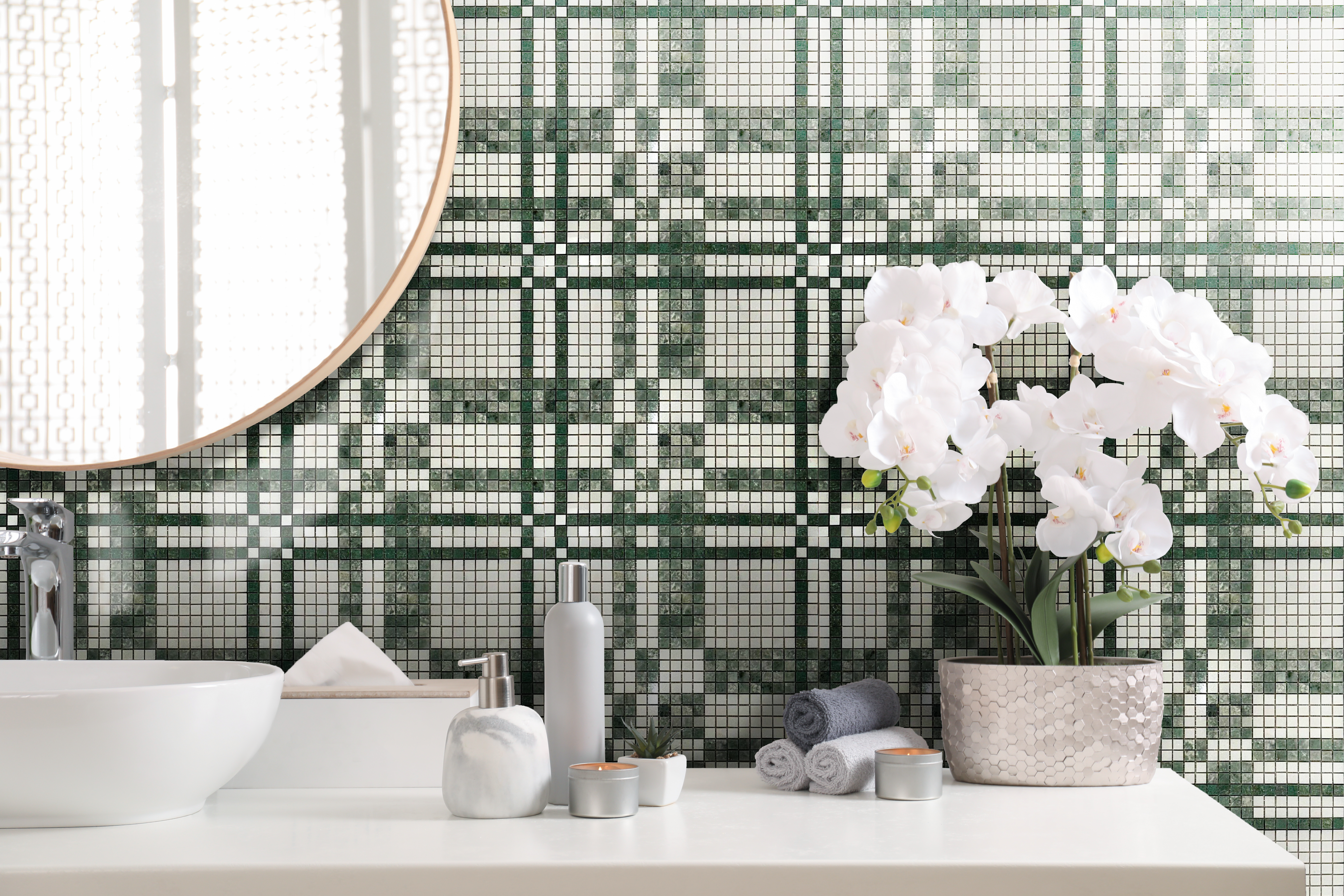 Bathroom with Sink and Decor White Thassos & Emerald Micro Marble